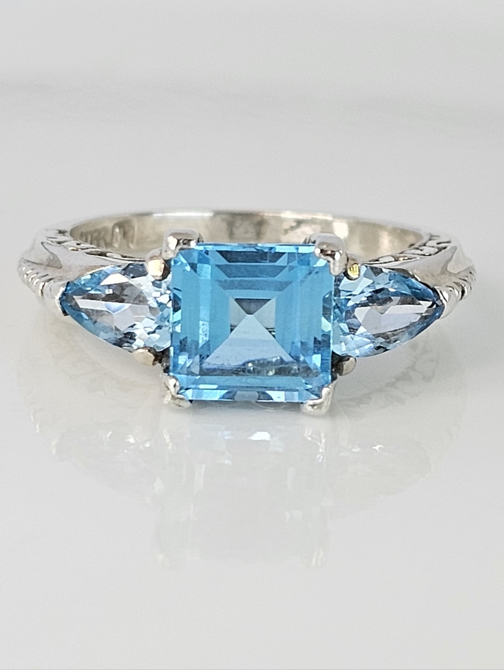 Vintage Natural Swiss Blue Topaz 3 Stone Ring Sterling Silver Size 6!